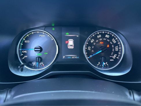 Used 2019 Toyota RAV4 LE image 21