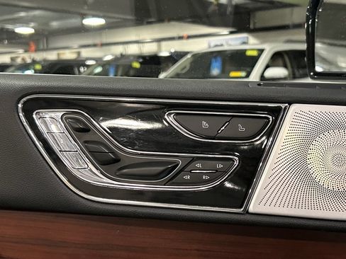 Used 2023 Lincoln Navigator Reserve AWD/4WD image 21