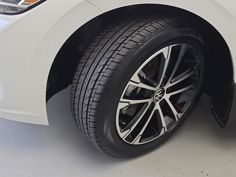 Certified 2024 Volkswagen Jetta Sport FWD image 31