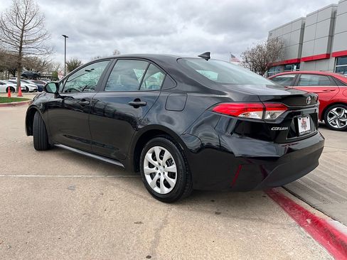Used 2025 Toyota Corolla LE image 8