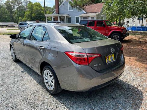 Used 2017 Toyota Corolla LE FWD image 4