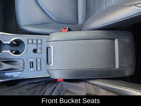 Used 2023 Toyota Highlander XLE image 22