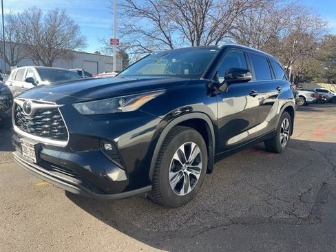 Used 2023 Toyota Highlander L image 5