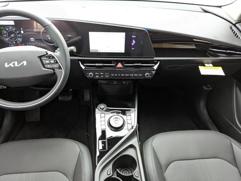 New 2026 Kia Niro Wind FWD image 17