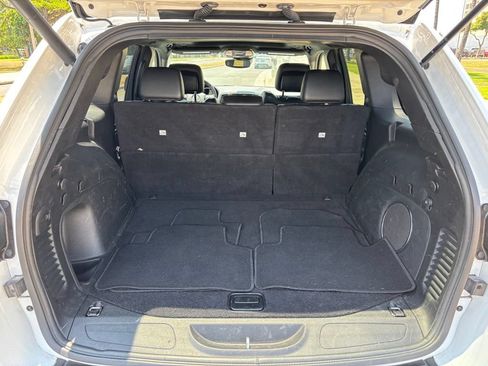 Used 2021 Jeep Grand Cherokee Laredo X RWD image 13