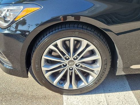 Used 2017 Genesis G80 3.8 RWD image 11