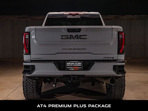 Used 2024 GMC Sierra 2500 AT4 w/ AT4 Premium Plus Package AWD/4WD image 8