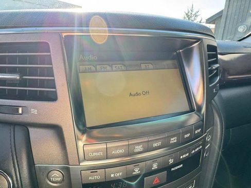 Used 2011 Lexus LX 570 4WD w/ Luxury Pkg image 17