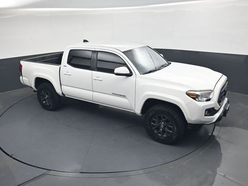 Used 2020 Toyota Tacoma SR5 w/ Technology Package AWD/4WD image 20