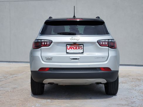 Used 2024 Jeep Compass Limited w/ Sun and Sound Group AWD/4WD image 7