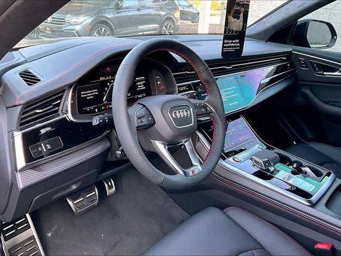 New 2026 Audi SQ8 Prestige image 8
