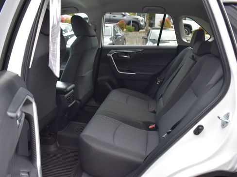 Certified 2025 Toyota RAV4 XLE image 20