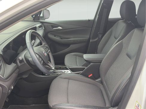 Used 2024 Buick Encore GX Preferred w/ Comfort Package FWD image 11