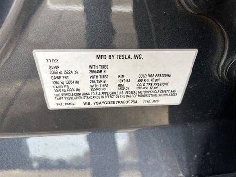 Used 2023 Tesla Model Y Long Range image 32
