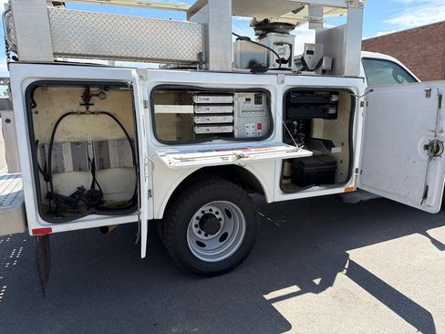 Used 2006 Ford F450 2WD Regular Cab Super Duty image 7