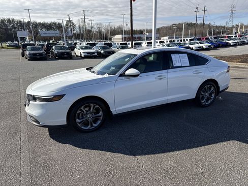 Used 2024 Honda Accord EX image 5
