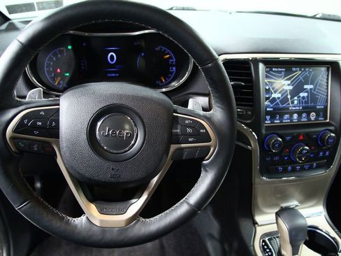 Used 2017 Jeep Grand Cherokee Limited w/ Luxury Group II image 6