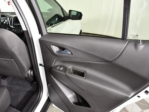 Used 2020 Chevrolet Equinox LT AWD/4WD image 42