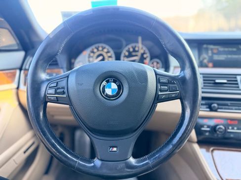 Used 2013 BMW 550i xDrive Sedan image 22