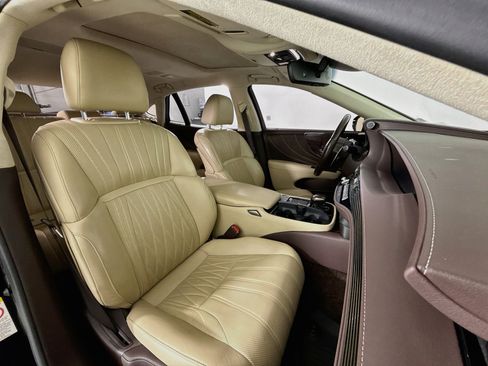 Used 2019 Lexus LS 500 AWD w/ Interior Upgrade Package image 28