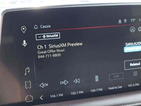 Used 2023 GMC Yukon XL SLT w/ SLT Premium Package image 30