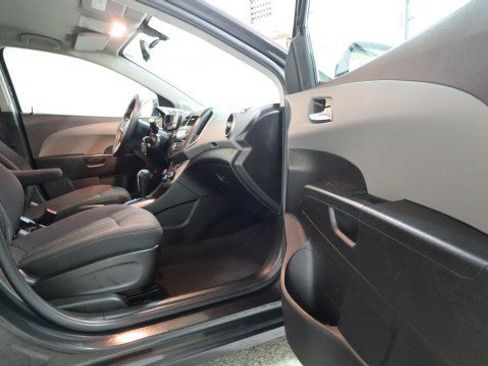 Used 2015 Chevrolet Sonic LT FWD image 10