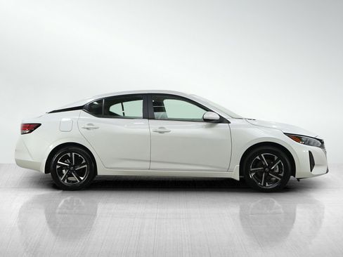 Used 2025 Nissan Sentra SV w/ All-Weather Package FWD image 6