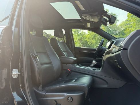 Used 2018 Jeep Grand Cherokee Limited AWD/4WD image 16