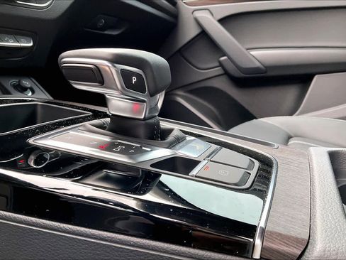 Used 2025 Audi Q5 2.0T Premium image 14