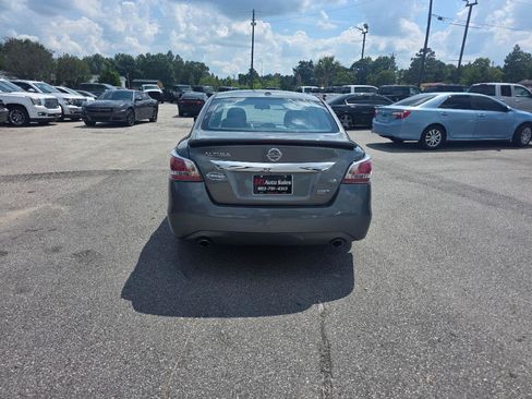 Used 2015 Nissan Altima 2.5 S w/ Special Edition Package FWD image 3