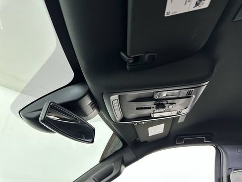 Used 2025 GMC Yukon Elevation AWD/4WD image 19