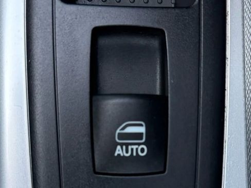 Used 2011 Dodge Nitro SXT image 33