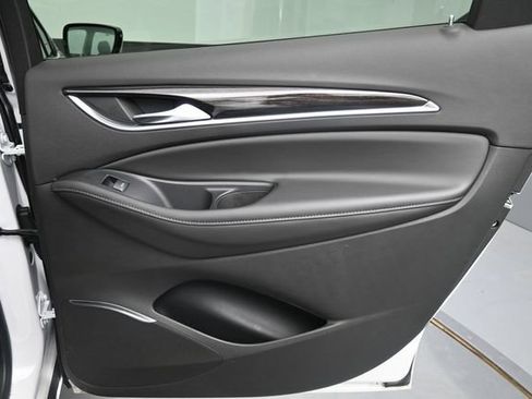 Used 2021 Buick Enclave Avenir w/ Avenir Technology Package FWD image 22