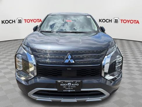 Used 2024 Mitsubishi Outlander SE AWD/4WD image 2