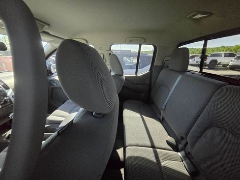 Used 2017 Nissan Frontier SV w/ SV Value Truck Package image 5