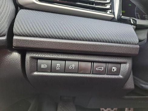 Used 2025 Toyota Camry SE w/ Multimedia Upgrade Package image 15