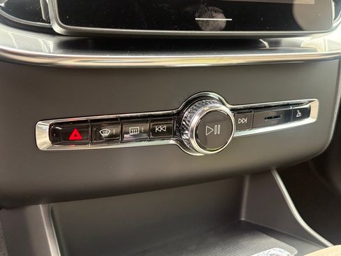 New 2026 Volvo XC90 B6 Ultra image 14