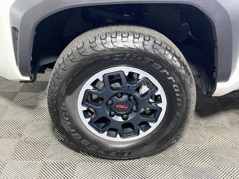 Used 2024 Toyota Tacoma TRD Off-Road AWD/4WD image 27