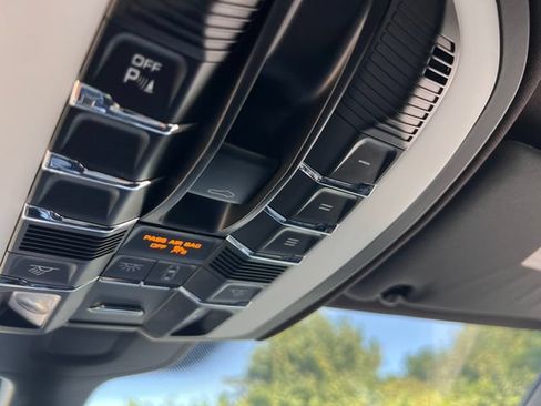 Used 2016 Porsche Cayenne AWD/4WD image 27