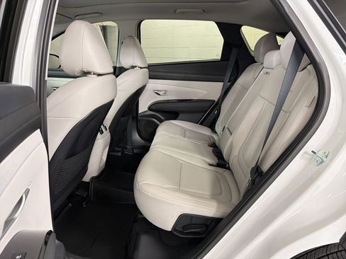 Used 2025 Hyundai Tucson Limited FWD image 15