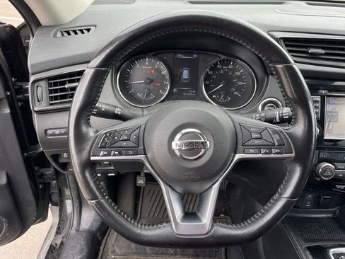 Used 2017 Nissan Rogue SL FWD image 11