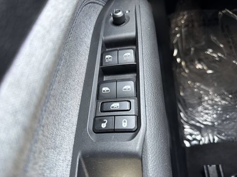 Used 2024 Jeep Compass Latitude AWD/4WD image 17