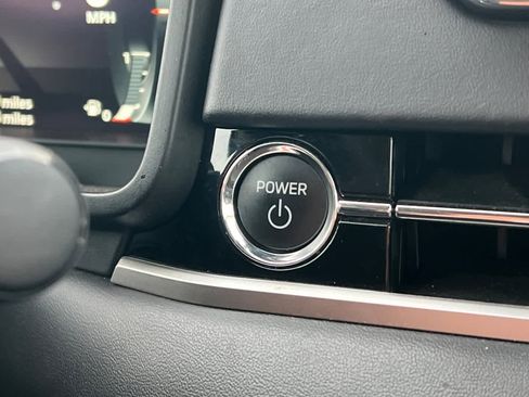 Used 2024 Mitsubishi Outlander SE image 27