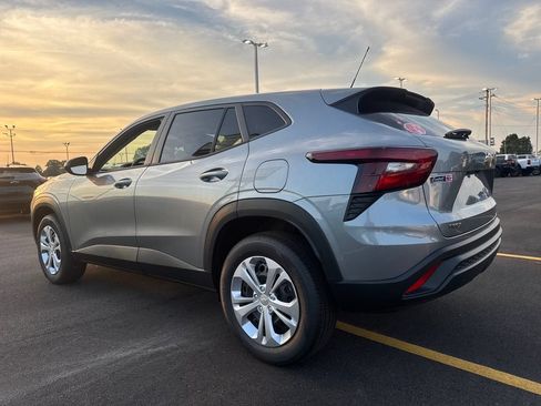 New 2026 Chevrolet Trax LS w/ Driver Confidence Package FWD image 4
