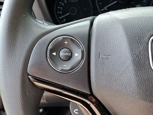 Used 2021 Honda HR-V LX image 21