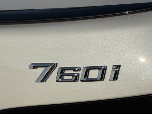 New 2025 BMW 760i xDrive w/ Premium Package image 13