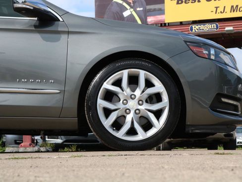 Used 2016 Chevrolet Impala LTZ w/ Enhanced Convenience Package FWD image 9