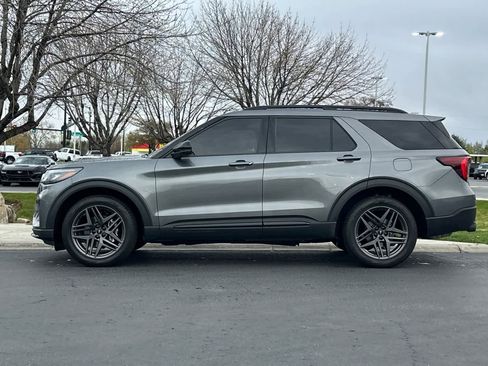 Certified 2026 Ford Explorer ST-Line image 5