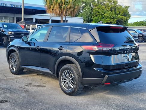 Used 2024 Nissan Rogue S FWD image 5
