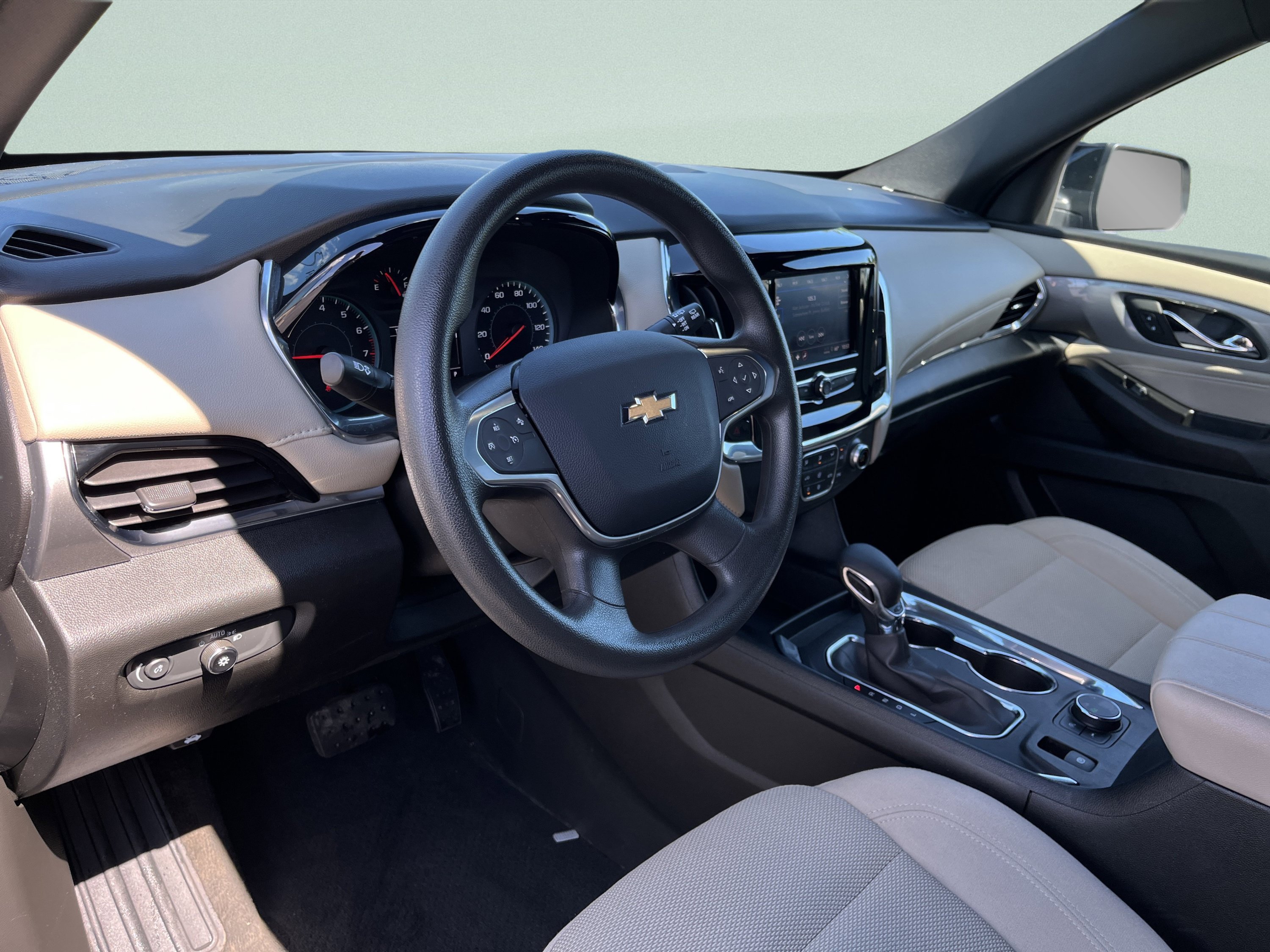 Used 2023 Chevrolet Traverse LS AWD/4WD image 16